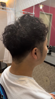 大人メンズツーブロックパーマ