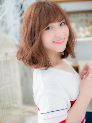 外国人風バレイヤージュ小顔ベージュピンク　フレンチカジュアル