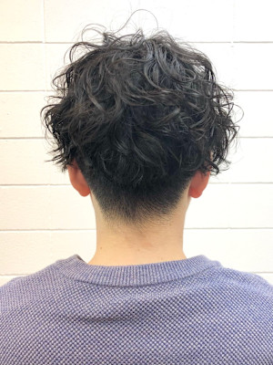 ３０代４０代大人メンズツーブロック無造作メンズパーマヘア