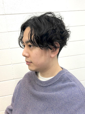 お手入れ簡単大人メンズツーブロック無造作クセ毛風パーマヘア