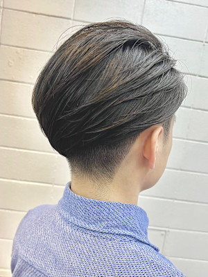 大人メンズ刈り上げツーブロック前下がりボーイッシュショート