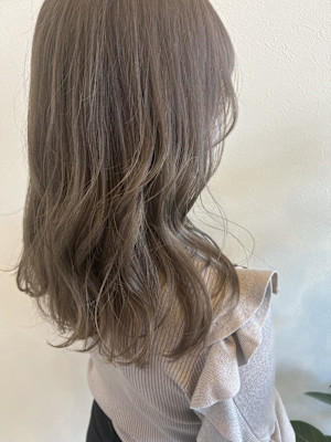 ワンブリーチでできるベージュカラー