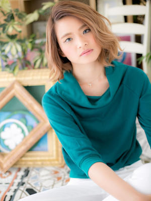 インナーカラーオレンジカラー小顔大人ボブ　ニュアンスカラー