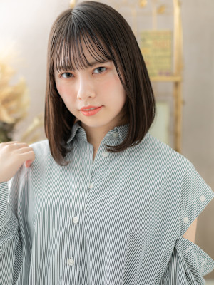 ツヤ髪グレージュアッシュヘルシースタイル　アッシュブラック