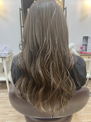 ニュアンスベージュ