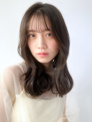 ほんのり韓国風の大人ミディスタイル