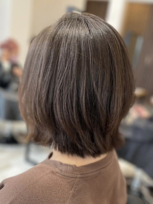 ミルクティーベージュカラーくびれヘアグレージュカラー韓国