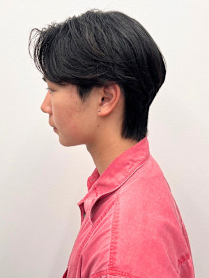 韓国風 ニュアンスパーマ 黒髪 毛流れ  緩めパーマ