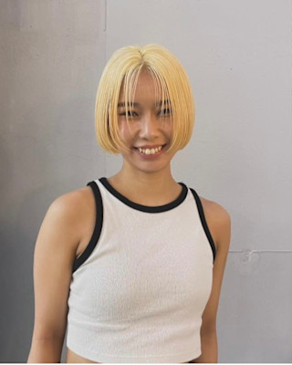 ステップボーンカットハイトーンスタイル