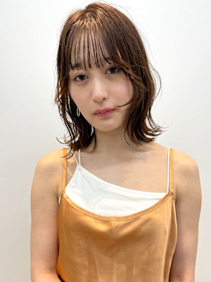 外ハネボブ　くびれヘア　シースルーバング　透明感カラー　艶感