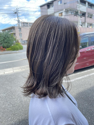 グレージュ　透明感　