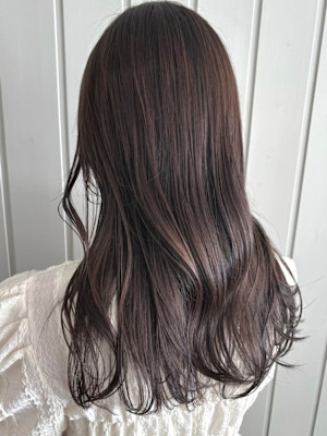 ラベンダーアッシュベージュ 艶カラー ロングレイヤー