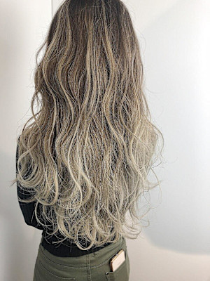 透明感グラデーションミントベージュ　ハイトーンカラー