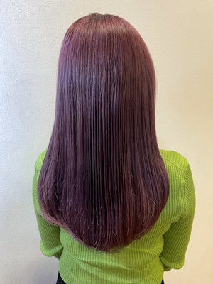 ラベンダーアッシュ ハイトーン ストレートヘア