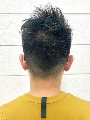 大人メンズちょっと個性的なツーブロックモヒカンショートカット