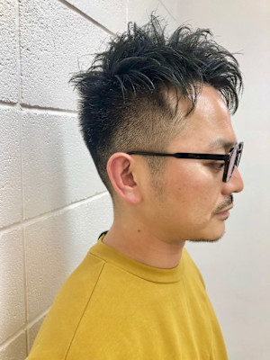 大人メンズ個性的でかっこいいツーブロックスパイキーショート