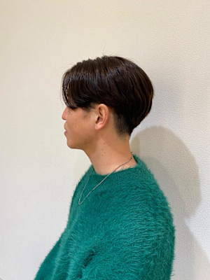 センターパート×ダークブラウン