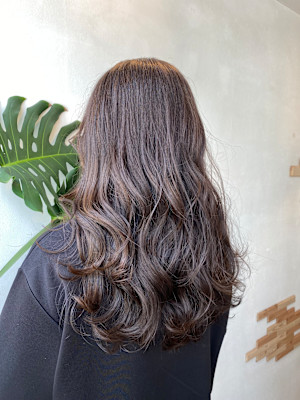 レイヤーカット・ラベンダーグレージュ・韓国風ウェーブ