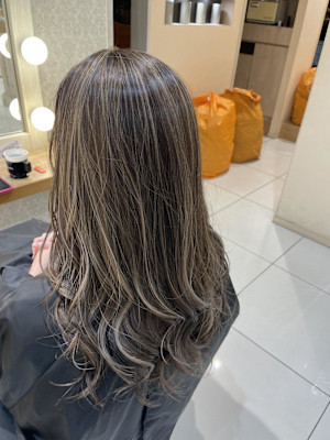 コントラストグレージュハイライト　（千田）