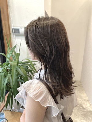 フェミニンレイヤースタイル