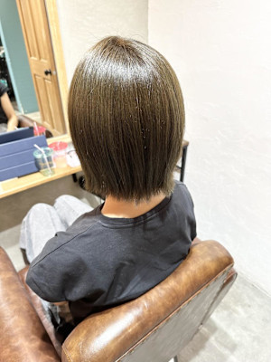 オリーブグレージュ　ボブ