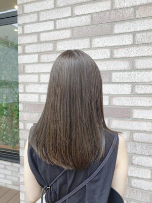 くすみベージュ