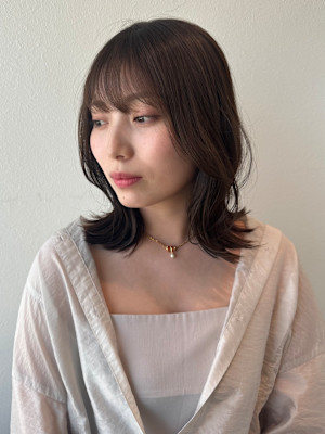 ミディアムレイヤー/ミディアム/外ハネ/20代30代40代