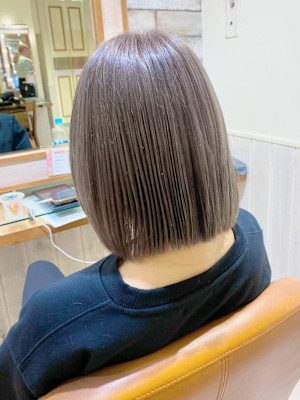 【Neolivekuta】グレージュカラー【町田】