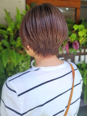 グレージュカラー　ショートボブ　白髪ぼかし　30代40代