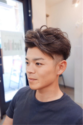 ツーブロックアップバングショート