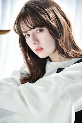 美髪オリーブベージュデザインカラーレイヤーカットウェットヘア