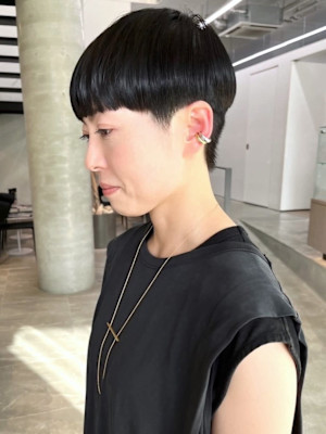 ミニマムマッシュ 大人ショート 刈り上げ フルバング