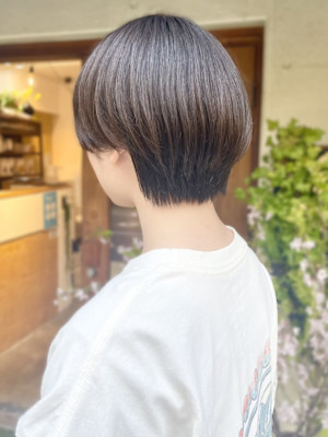 ショート　顔周りカット　ブラウンベージュ　30代40代　艶感