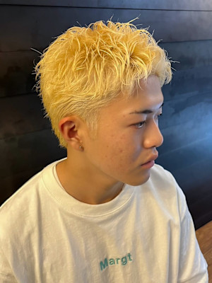 ホワイトベージュ ニュアンスパーマ スパイキーショート