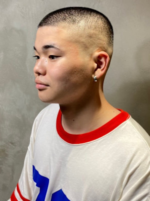 坊主スキンフェードグラデーションベリーショート