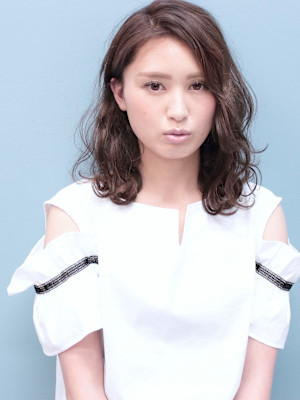 クールで大人なセミロングデジタルパーマ