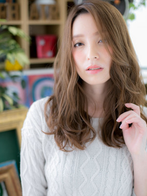 バレイヤージュ外国人風小顔抜け感ブラウン　アッシュオリーブ