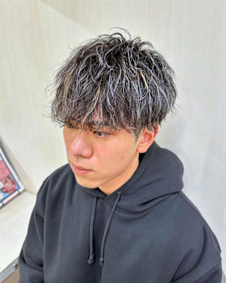 横浜メンズメッシュパーマハイライトカラーメッシュキャップヘア