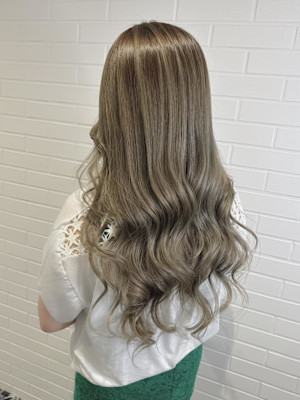 アッシュベージュ