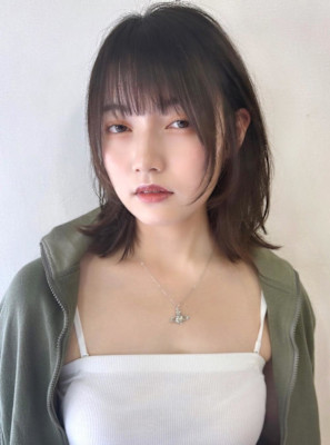 くびレイヤー/切りっぱなし/エモージュ[stylist竹田]