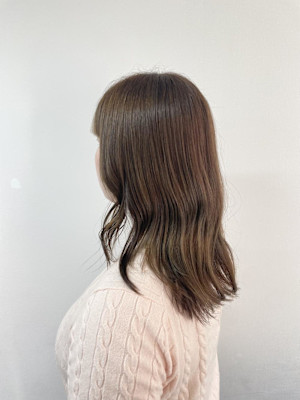 オリーブベージュ/ベージュカラー/レイヤーカット