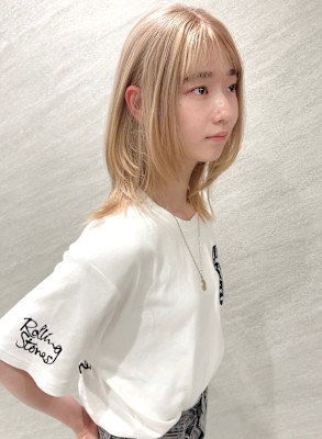 ミルクティーブロンドハッシュカット/ウルフカット