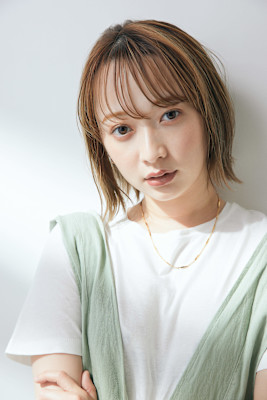 シースルーボブ/AVEDAカラー