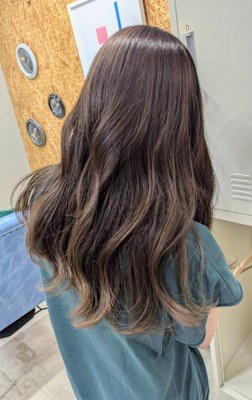 katachi アッシュグレージュ