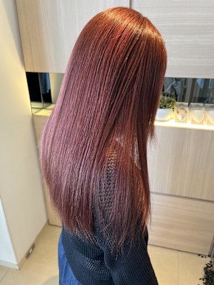 ボルドーカラー/ツヤ髪/レイヤーカット/西原晃