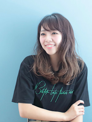 セミロングデジタルパーマカジュアルスタイル