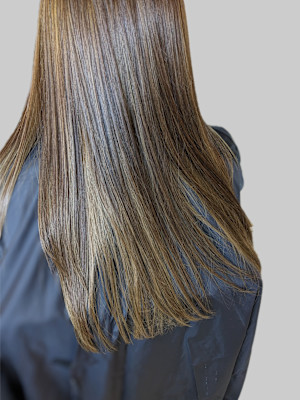 グレージュ✕艶髪ロングレイヤー