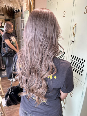 ブリーチ/グレージュ/ハイトーン/ロングレイヤー/横浜