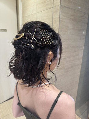 結婚式お呼ばれハーフアップ /コノミ.