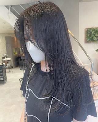 オリーブグレーカラー ナチュラルレイヤー×小野ふゆり